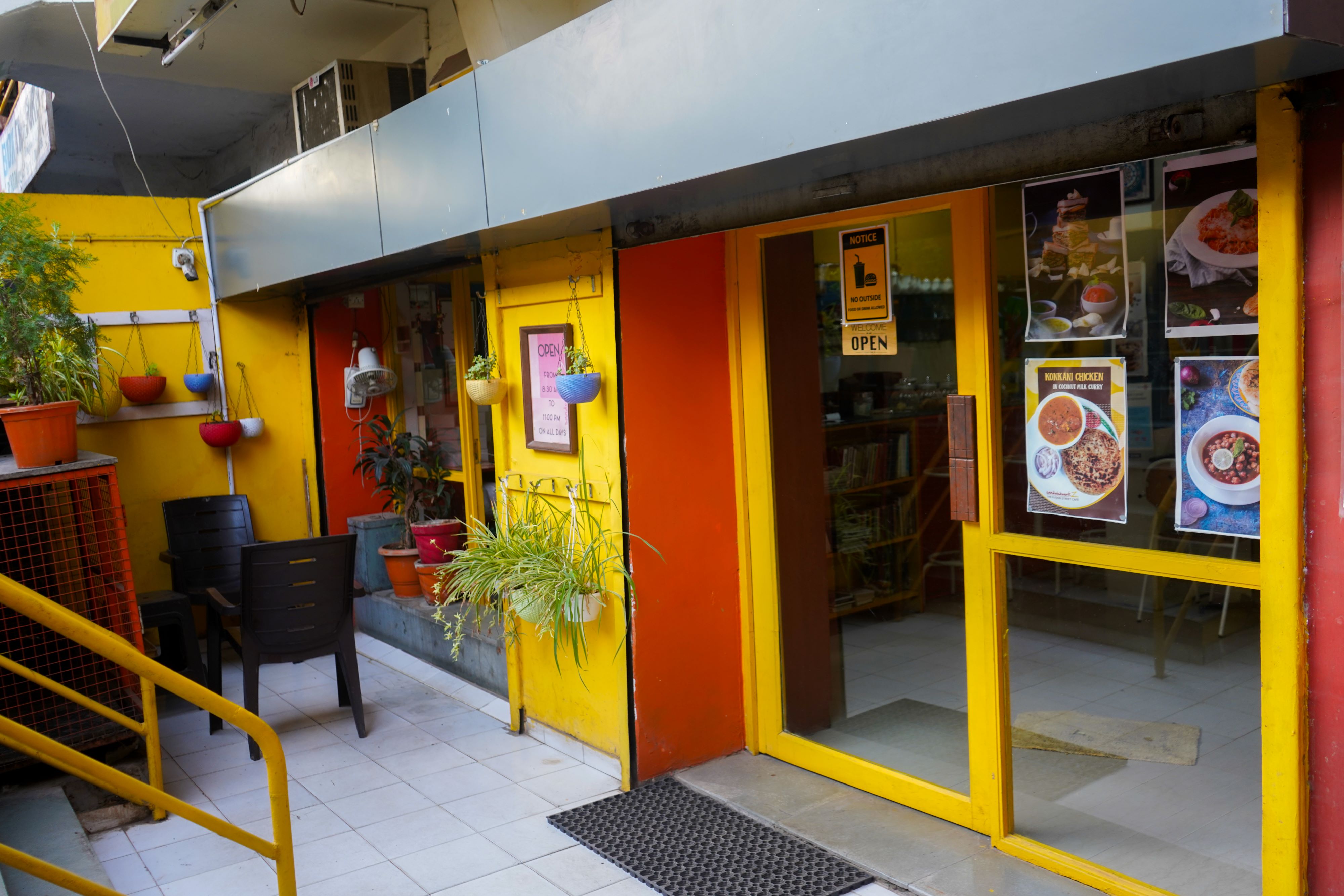Sandwichworkz Cafe near Shreyas Arise Ahmedabad